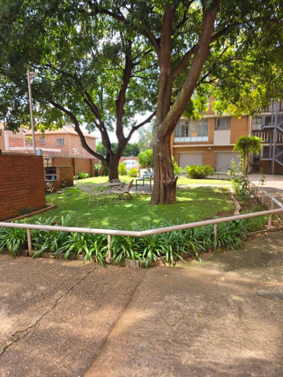 2 Bedroom Property for Sale in Moregloed Gauteng
