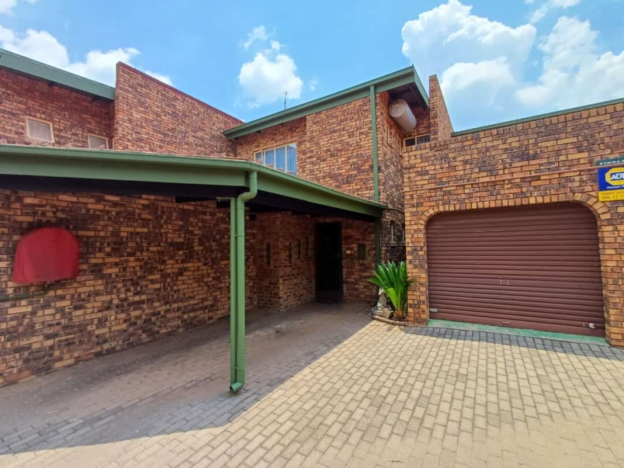 3 Bedroom Property for Sale in Wierda Park Gauteng