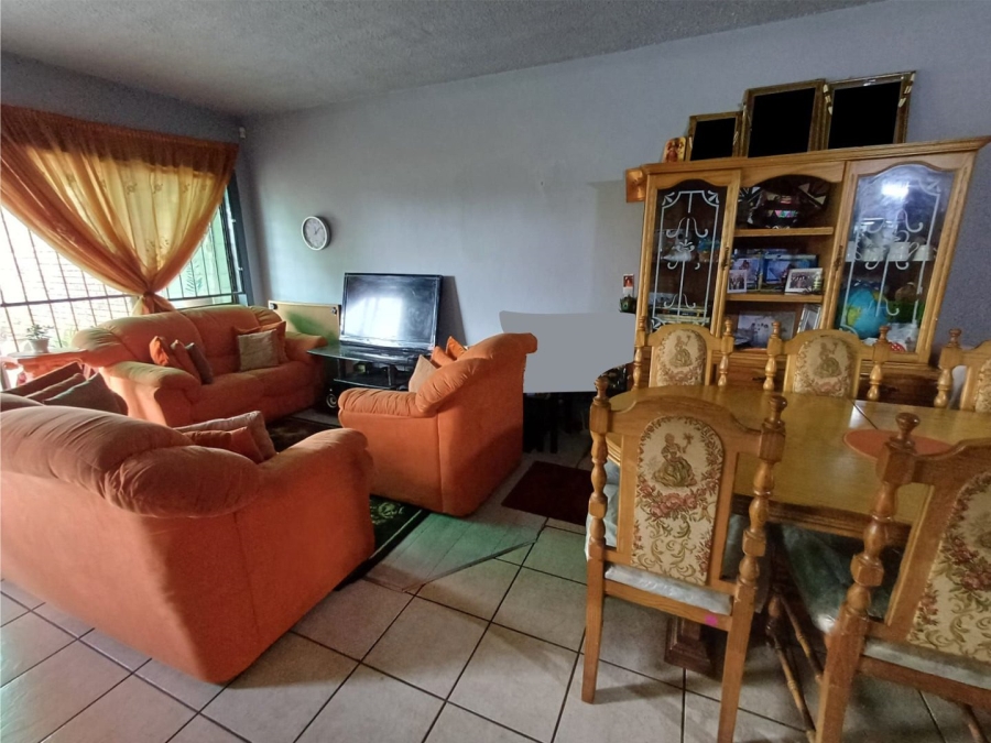 3 Bedroom Property for Sale in Wierda Park Gauteng
