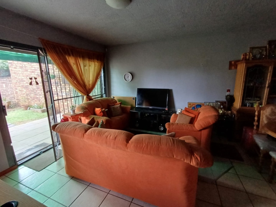 3 Bedroom Property for Sale in Wierda Park Gauteng