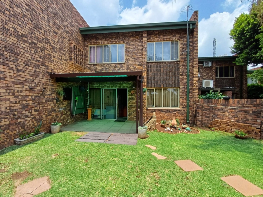 3 Bedroom Property for Sale in Wierda Park Gauteng