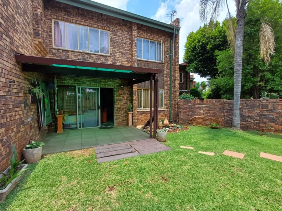 3 Bedroom Property for Sale in Wierda Park Gauteng