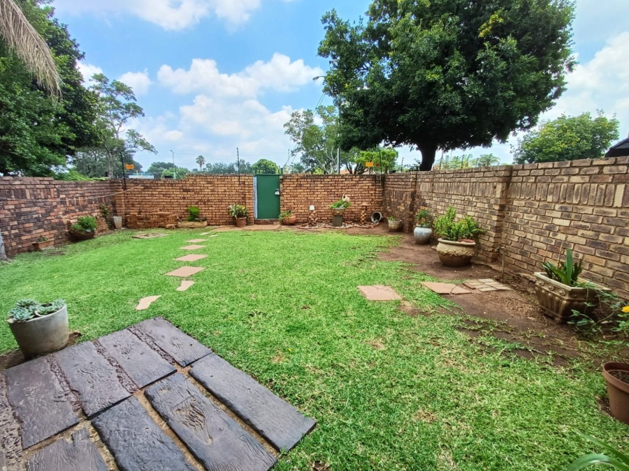 3 Bedroom Property for Sale in Wierda Park Gauteng