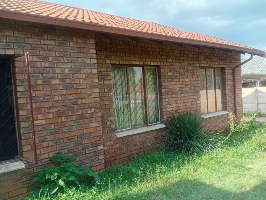 3 Bedroom Property for Sale in Jan Niemand Park Gauteng