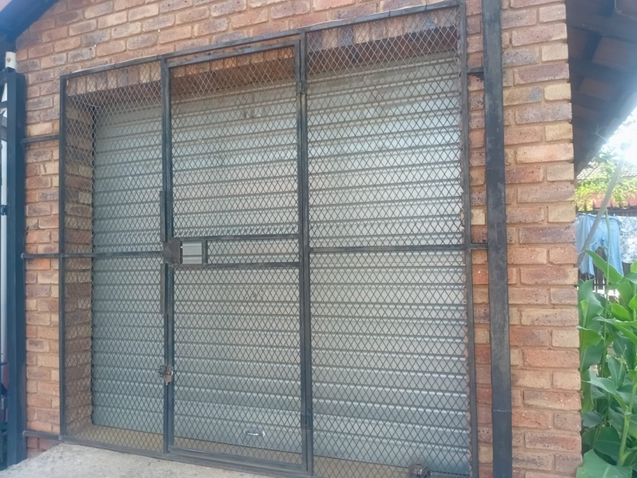 3 Bedroom Property for Sale in Jan Niemand Park Gauteng