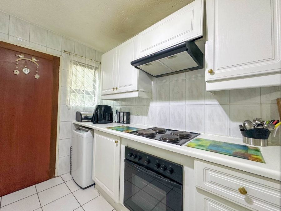To Let 2 Bedroom Property for Rent in Bassonia Gauteng