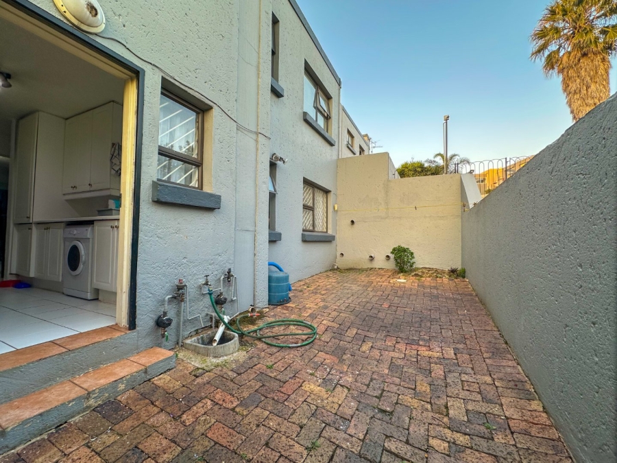 To Let 2 Bedroom Property for Rent in Bassonia Gauteng