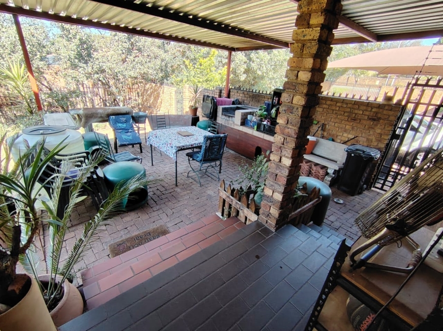 To Let  Bedroom Property for Rent in Hennopspark Gauteng