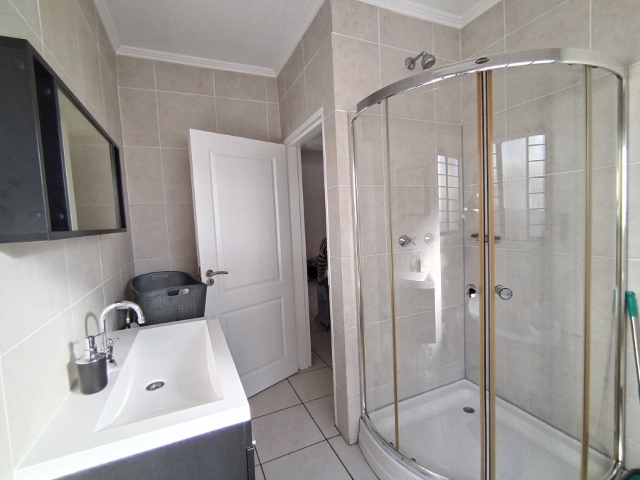 1 Bedroom Property for Sale in Acacia Gauteng