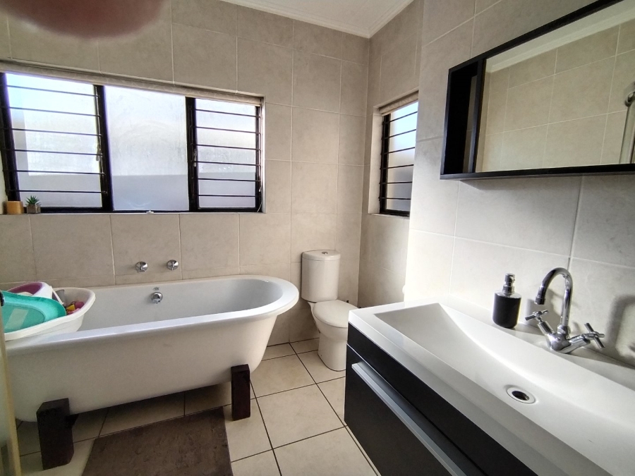 1 Bedroom Property for Sale in Acacia Gauteng