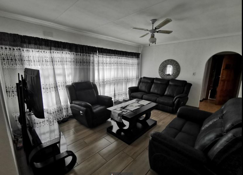 3 Bedroom Property for Sale in Birchleigh North Gauteng