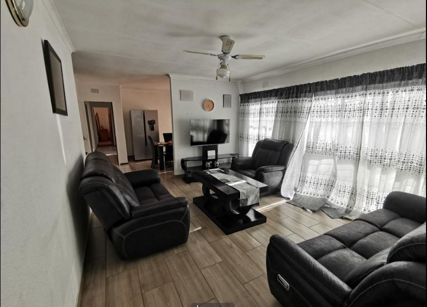 3 Bedroom Property for Sale in Birchleigh North Gauteng