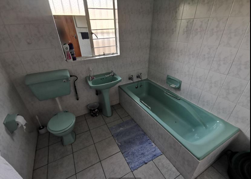 3 Bedroom Property for Sale in Birchleigh North Gauteng
