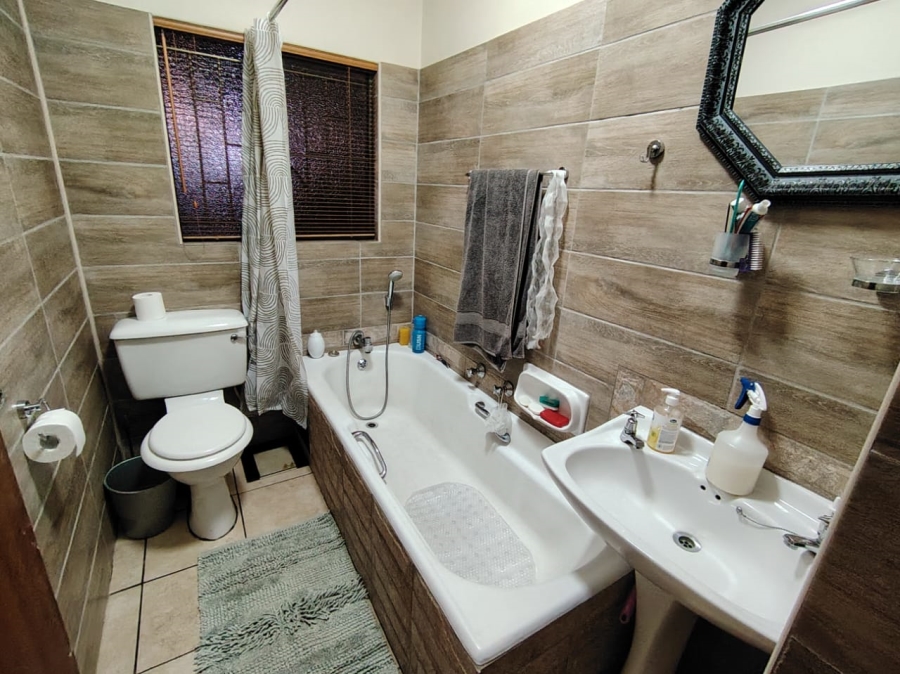To Let 3 Bedroom Property for Rent in Hennopspark Gauteng