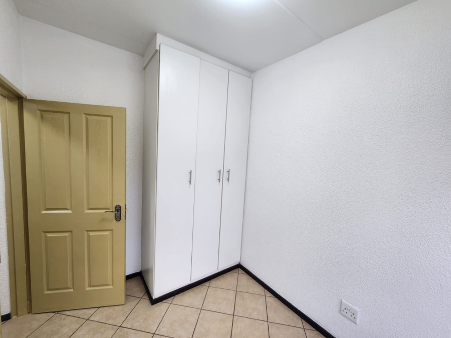 To Let 2 Bedroom Property for Rent in Albertsdal Gauteng