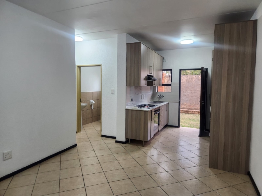 To Let 2 Bedroom Property for Rent in Albertsdal Gauteng