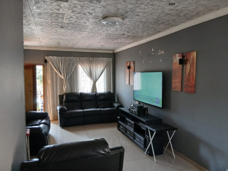  Bedroom Property for Sale in Elandspoort Gauteng
