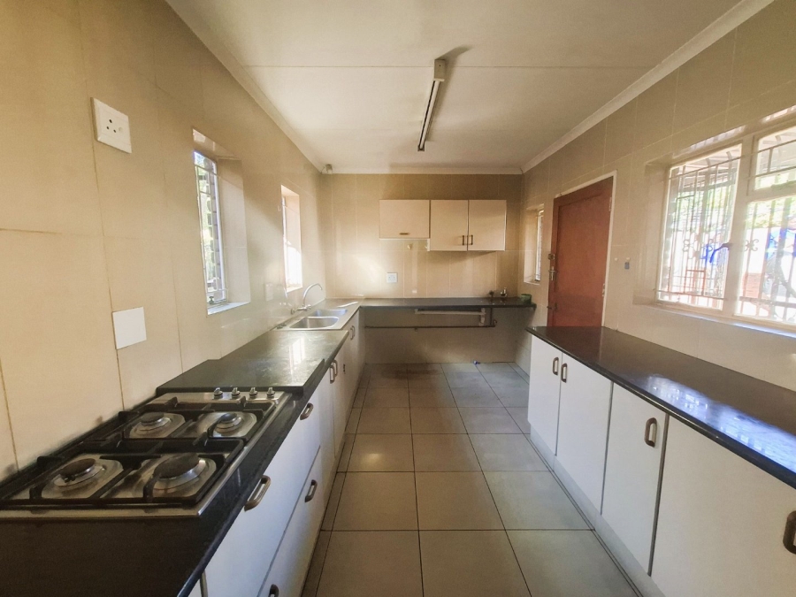 To Let 4 Bedroom Property for Rent in Faerie Glen Gauteng