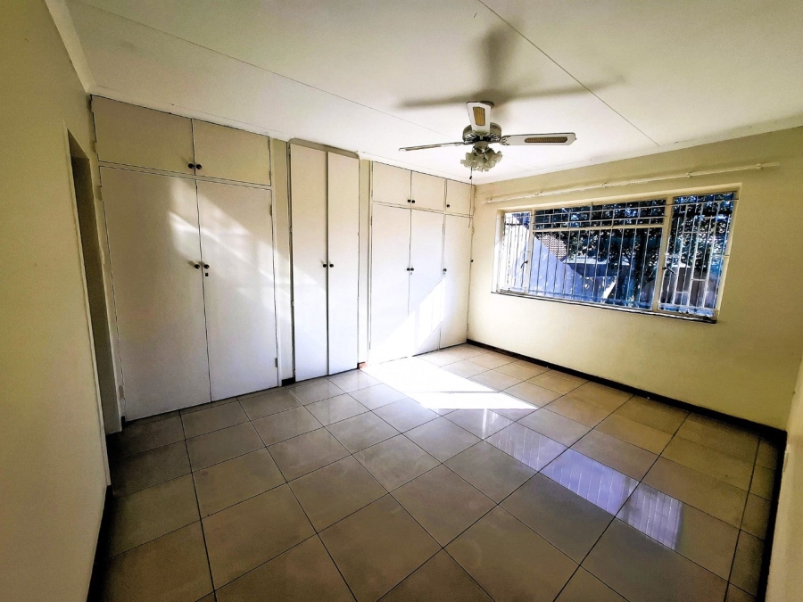 To Let 4 Bedroom Property for Rent in Faerie Glen Gauteng