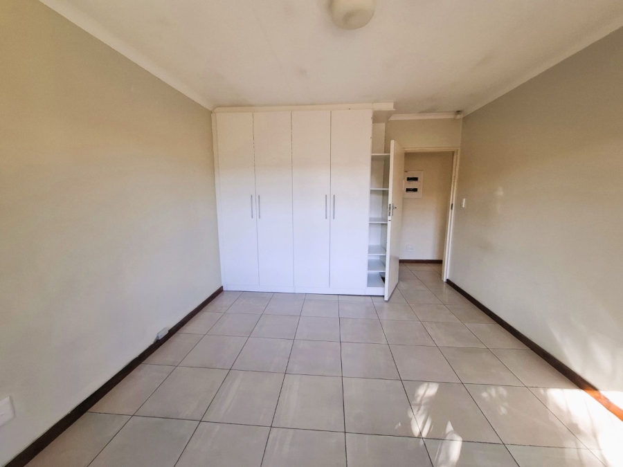 To Let 4 Bedroom Property for Rent in Faerie Glen Gauteng