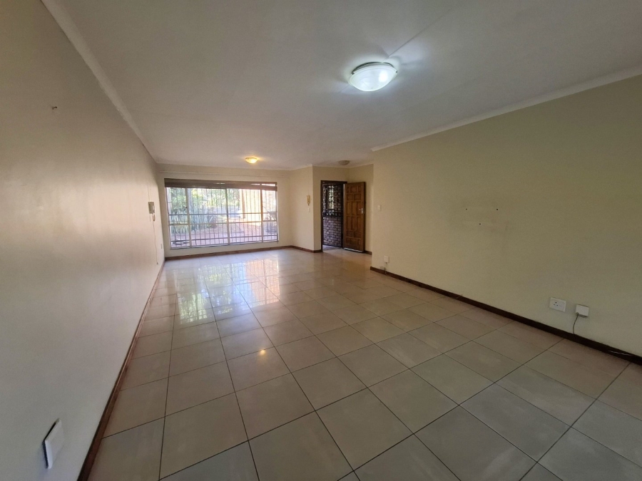 To Let 4 Bedroom Property for Rent in Faerie Glen Gauteng