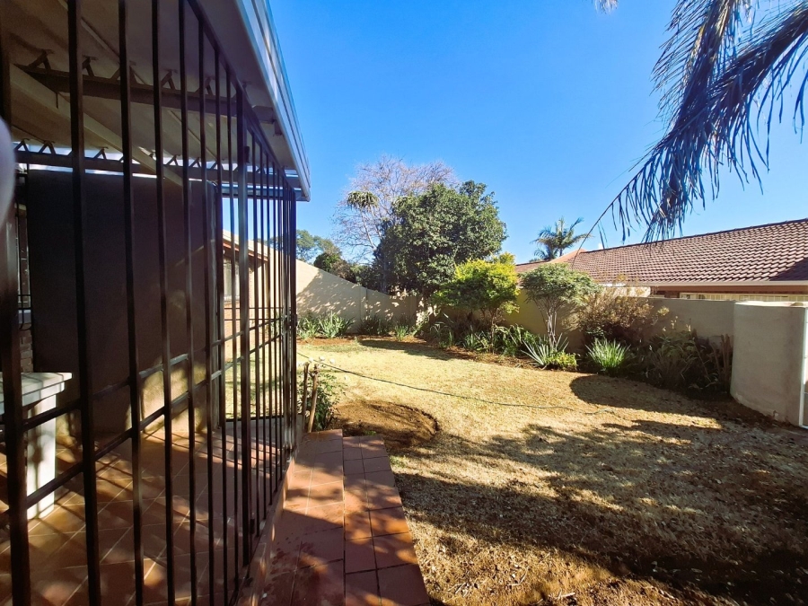 To Let 4 Bedroom Property for Rent in Faerie Glen Gauteng