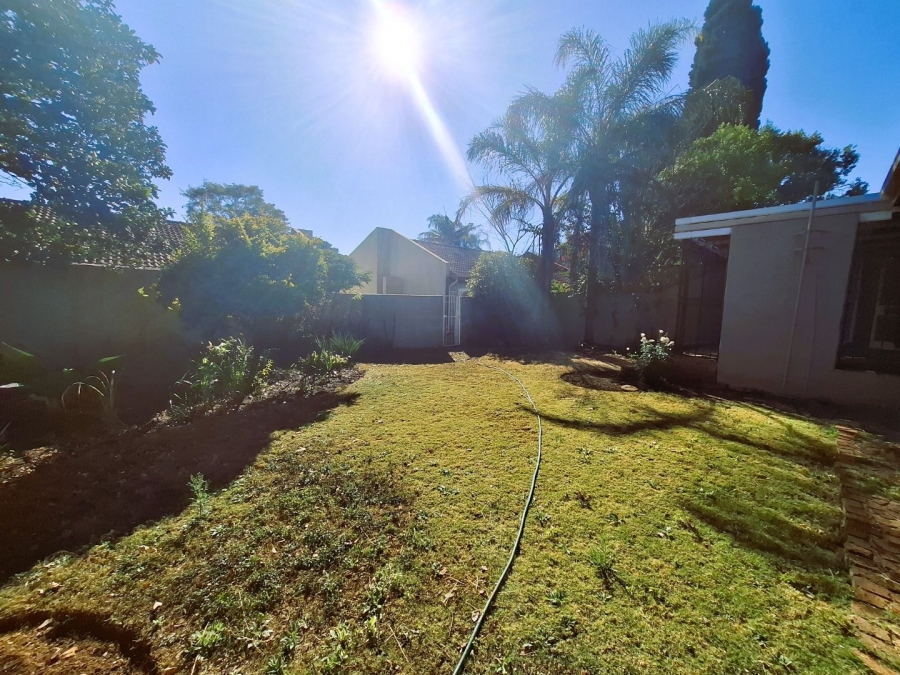 To Let 4 Bedroom Property for Rent in Faerie Glen Gauteng