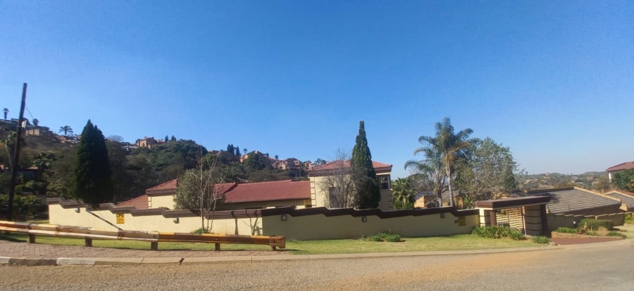To Let 4 Bedroom Property for Rent in Glenvista Gauteng