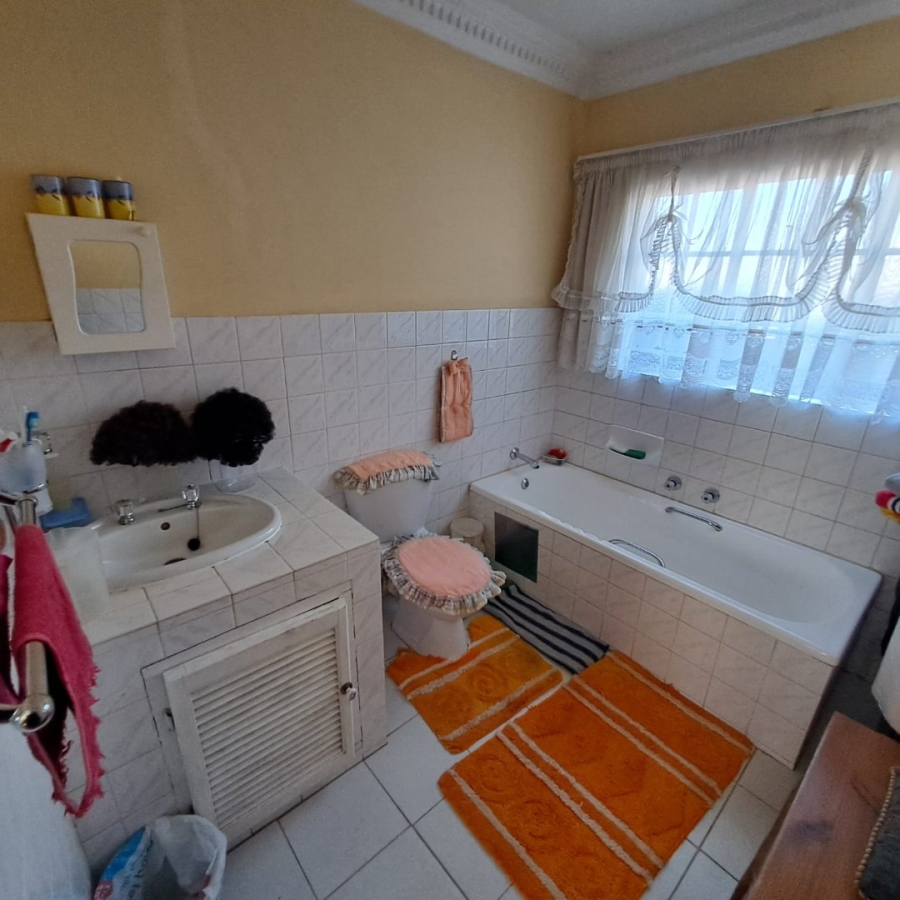 4 Bedroom Property for Sale in The Orchards Gauteng