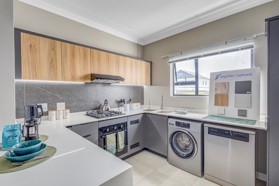 To Let 3 Bedroom Property for Rent in Glen Austin Gauteng