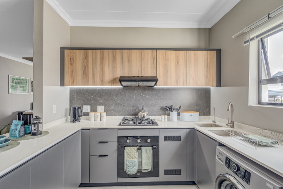 To Let 3 Bedroom Property for Rent in Glen Austin Gauteng