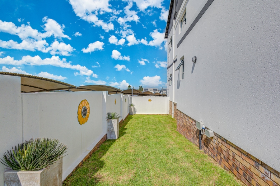 To Let 3 Bedroom Property for Rent in Glen Austin Gauteng