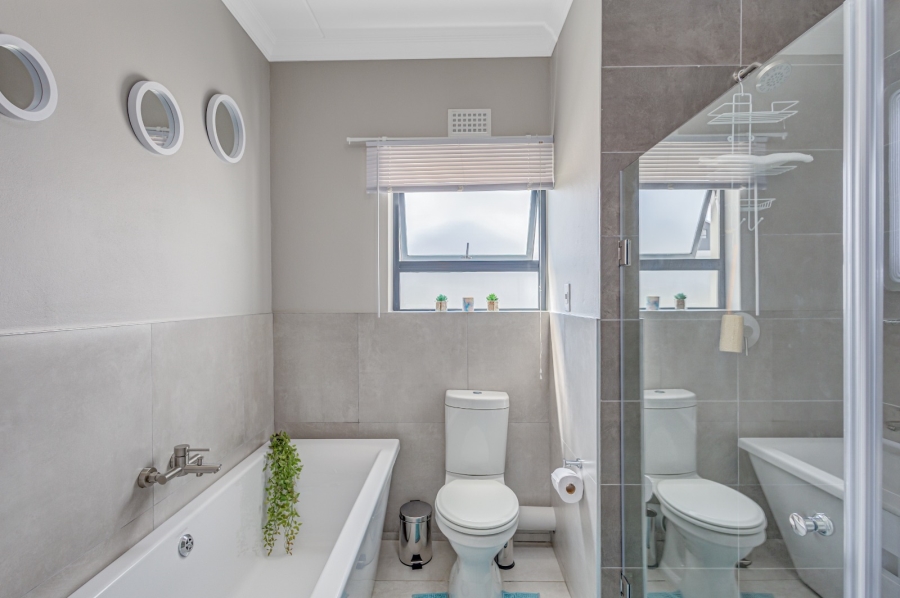 To Let 3 Bedroom Property for Rent in Glen Austin Gauteng