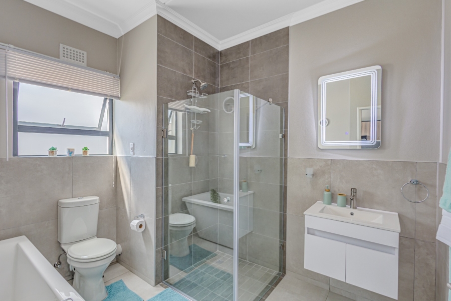 To Let 3 Bedroom Property for Rent in Glen Austin Gauteng