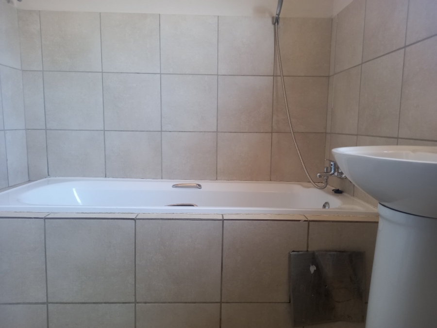 To Let 3 Bedroom Property for Rent in Zandfontein AH Gauteng