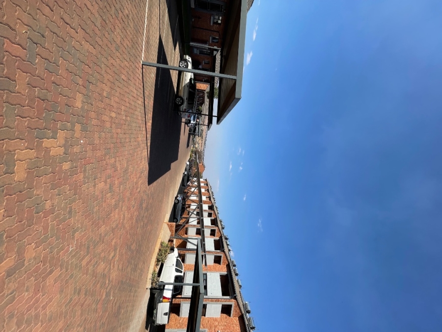 To Let 3 Bedroom Property for Rent in Noordwyk Gauteng