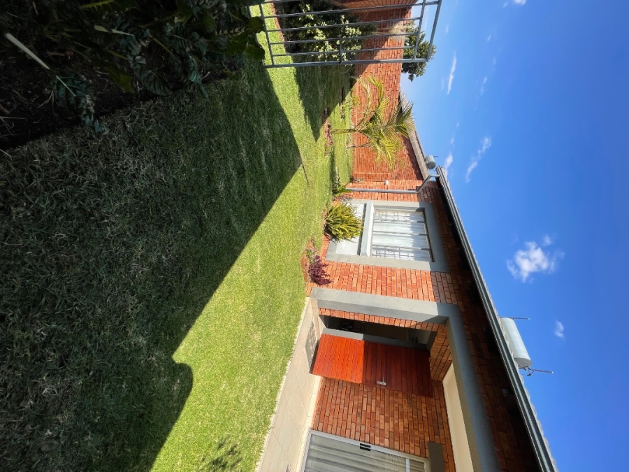 To Let 3 Bedroom Property for Rent in Noordwyk Gauteng