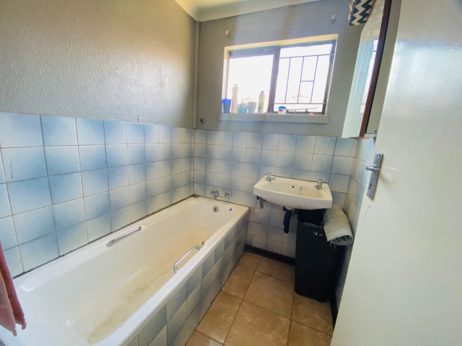 To Let 3 Bedroom Property for Rent in Delmore Park Gauteng