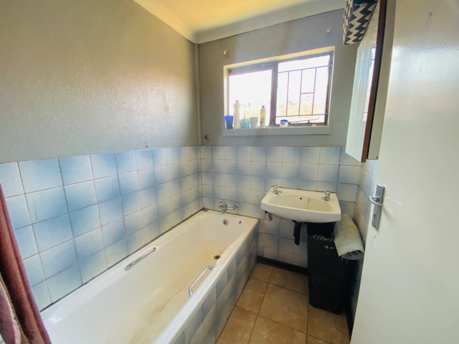To Let 3 Bedroom Property for Rent in Delmore Park Gauteng
