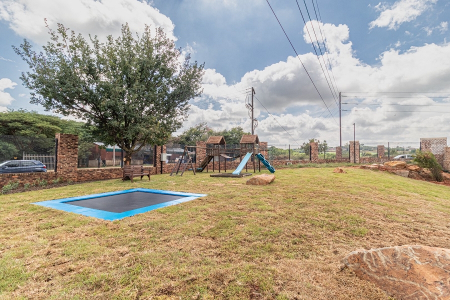 2 Bedroom Property for Sale in Avianto Estates Gauteng