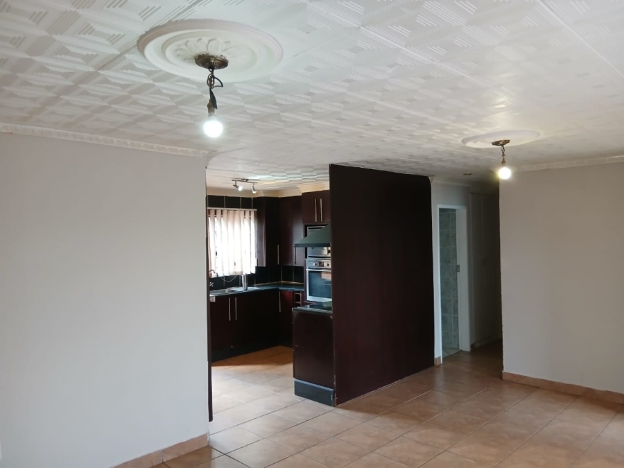 2 Bedroom Property for Sale in Danville Gauteng