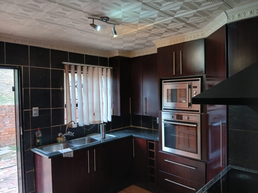 2 Bedroom Property for Sale in Danville Gauteng