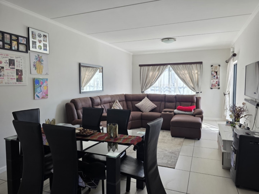 To Let 2 Bedroom Property for Rent in Greenstone Hill Gauteng