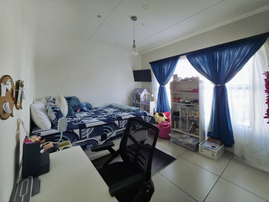 To Let 2 Bedroom Property for Rent in Greenstone Hill Gauteng