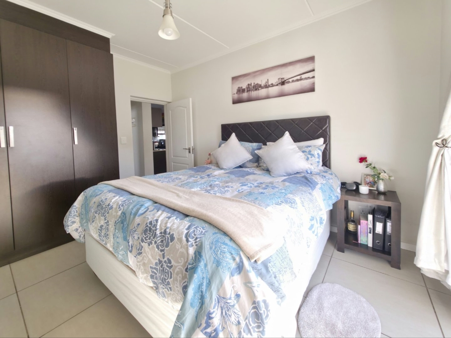 To Let 2 Bedroom Property for Rent in Greenstone Hill Gauteng