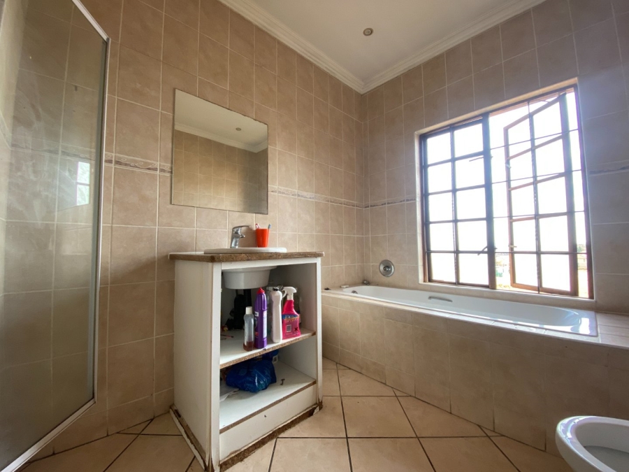 4 Bedroom Property for Sale in Craigavon Gauteng