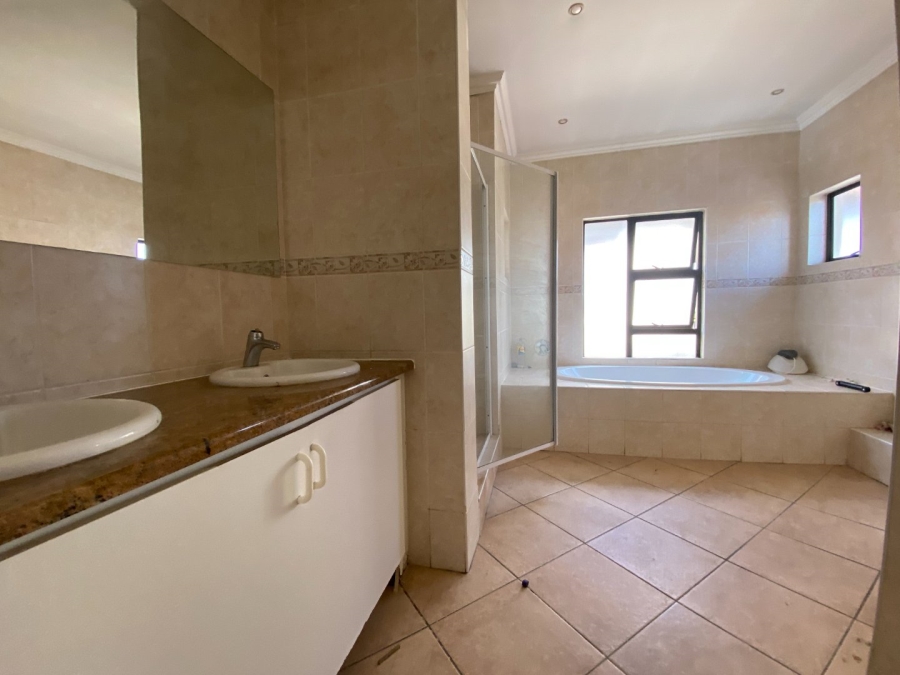 4 Bedroom Property for Sale in Craigavon Gauteng