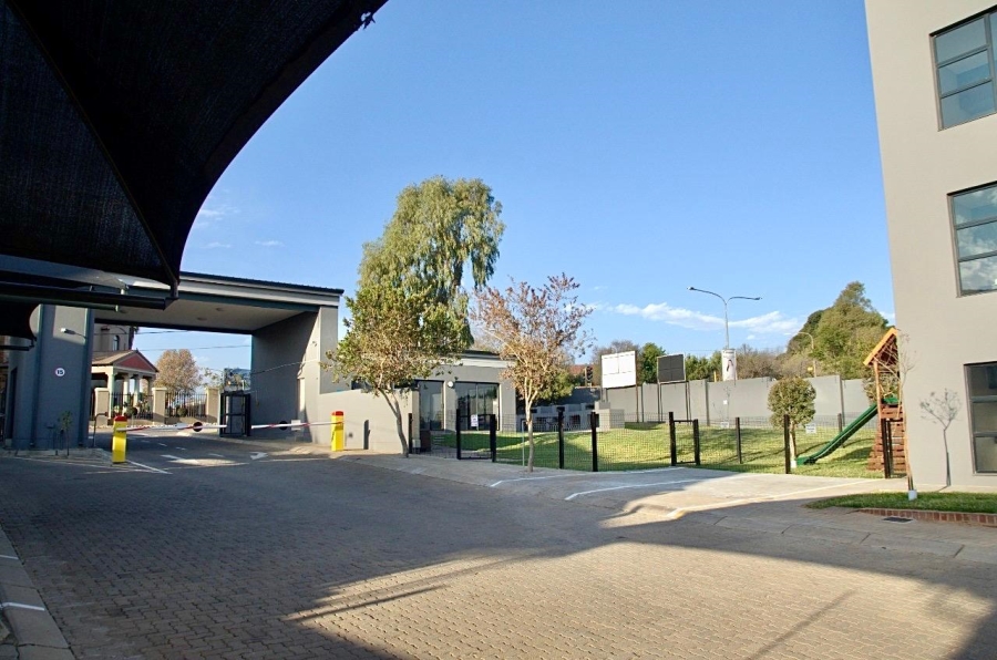 2 Bedroom Property for Sale in Die Hoewes Gauteng