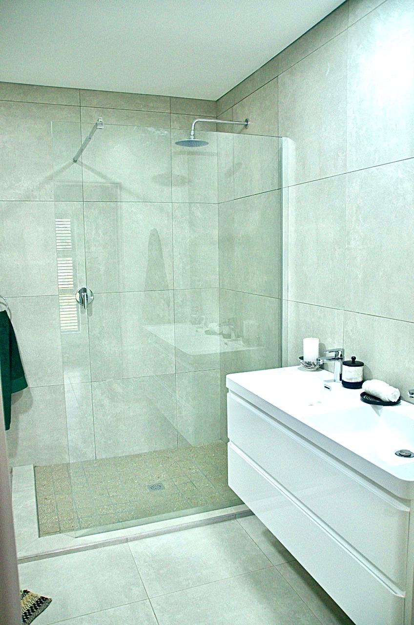 2 Bedroom Property for Sale in Die Hoewes Gauteng