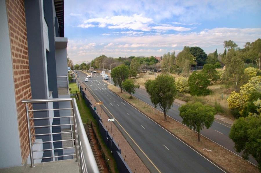 2 Bedroom Property for Sale in Die Hoewes Gauteng